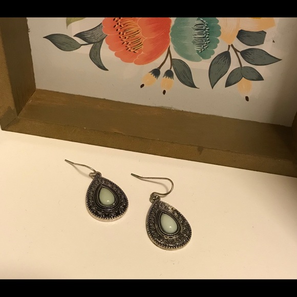 Light blue and silver Free People drop earrings - Picture 2 of 4